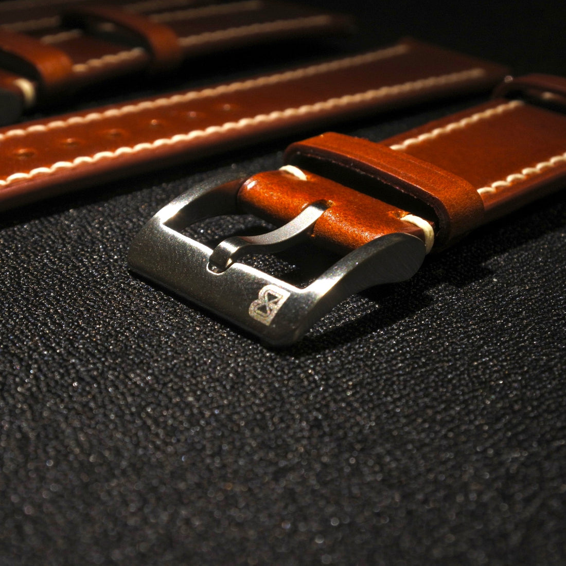 One Watch, Every Scenario: Matching Craft Leathers and Essential Colors to Your Dress Code